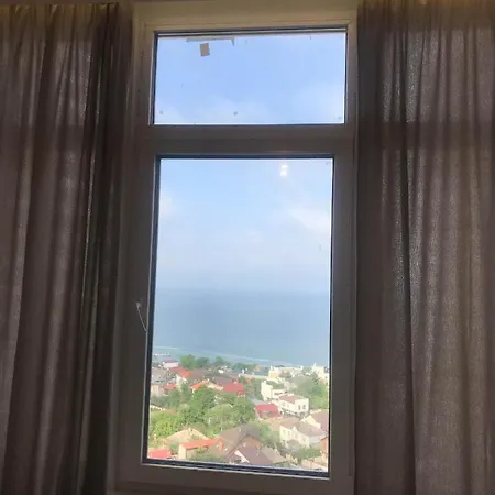 вид моря аркадия Apartment Odesa